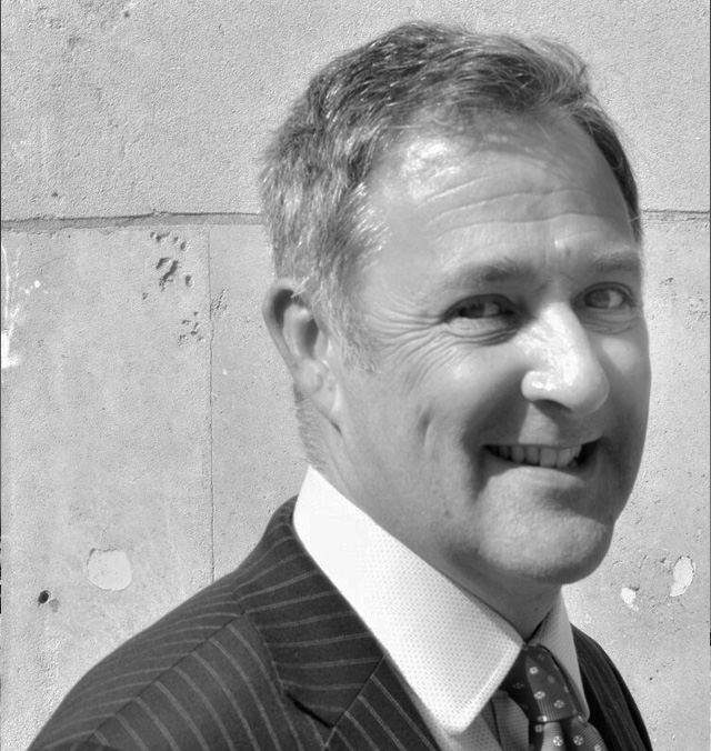 jim_davidson A black and white photo of Jim Davison